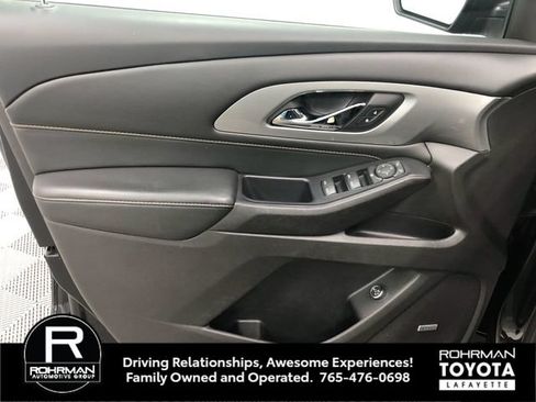 Used 2021 Chevrolet Traverse RS FWD image 11