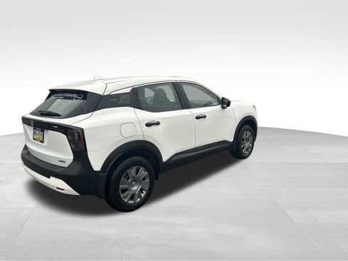 Certified 2025 Nissan Kicks S image 5