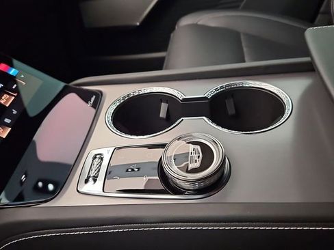 New 2026 Cadillac Vistiq Sport w/ LPO, Floor Liner Package image 21