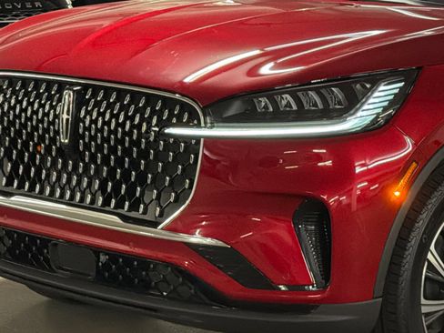 New 2026 Lincoln Aviator AWD image 2