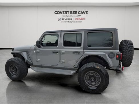 Used 2018 Jeep Wrangler Unlimited Sport S image 4