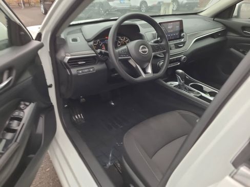 Used 2023 Nissan Altima 2.5 SV image 10