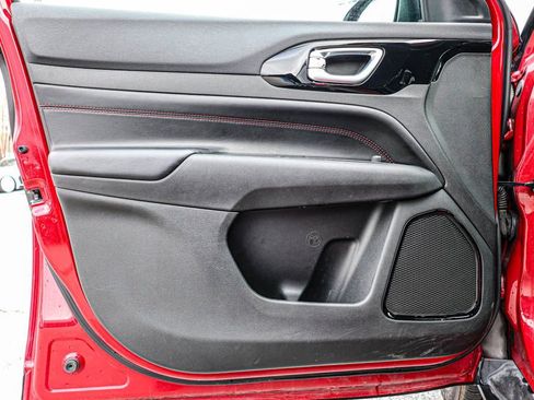 Used 2024 Jeep Compass Trailhawk image 46