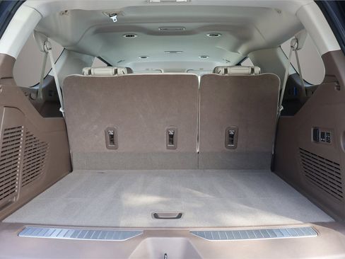 Used 2024 GMC Yukon XL Denali image 19