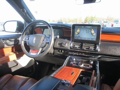 Used 2020 Lincoln Navigator L Reserve w/ Luxury Package image 27