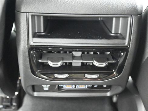 New 2025 Jeep Grand Cherokee Limited w/ Luxury Tech Group II image 30