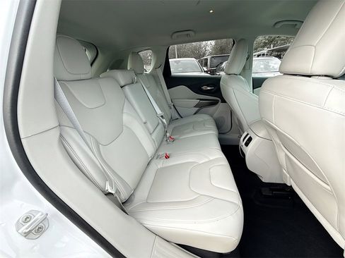 Used 2020 Jeep Cherokee Limited image 31