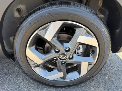 Used 2026 Hyundai Venue SEL FWD image 29