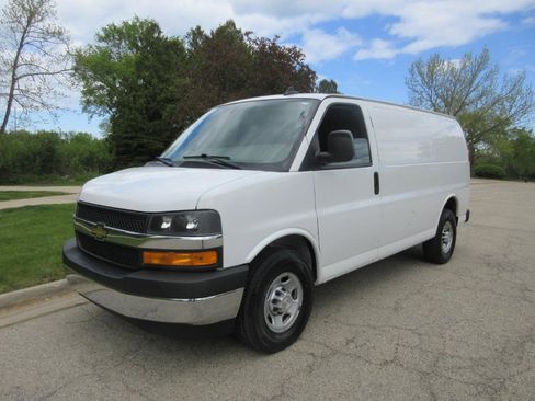 Used 2019 Chevrolet Express 2500 w/ Driver Convenience Package RWD image 22