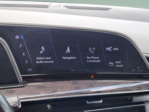 Used 2022 Cadillac Escalade Premium Luxury RWD image 26