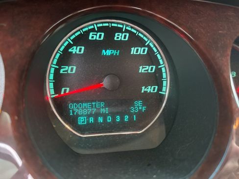 Used 2009 Buick Lucerne CXL w/ Driver Confidence Package image 13