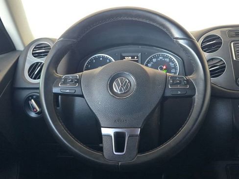Used 2017 Volkswagen Tiguan Limited w/ Premium Package FWD image 13