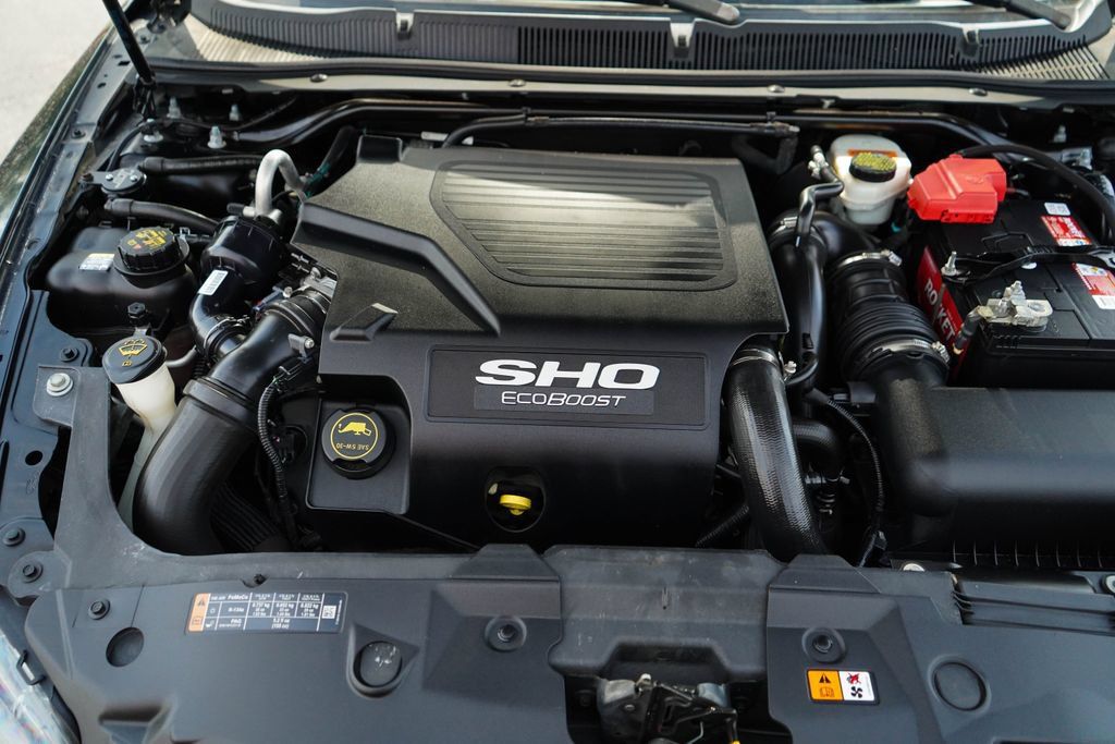 Used 2015 Ford Taurus SHO w/ Equipment Group 401A AWD/4WD image 15