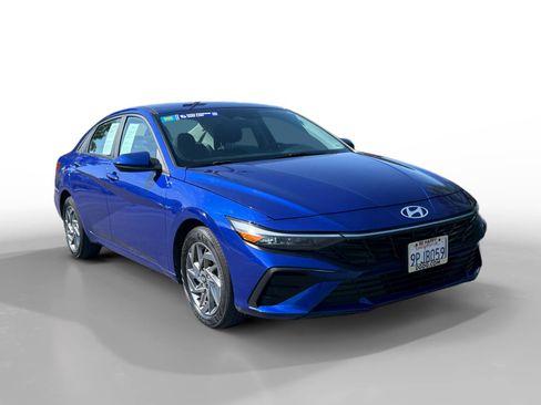 Used 2024 Hyundai Elantra SEL FWD image 7