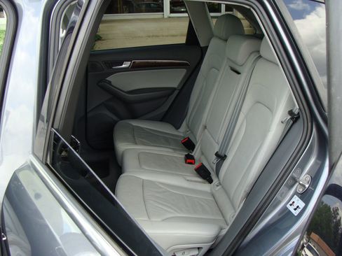 Used 2017 Audi Q5 2.0T Premium w/ Audi MMI Navigation Plus image 22