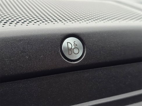 Used 2019 Ford F150 Lariat w/ Equipment Group 502A Luxury image 18