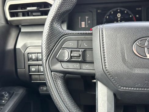 Used 2026 Toyota Tacoma SR AWD/4WD image 15