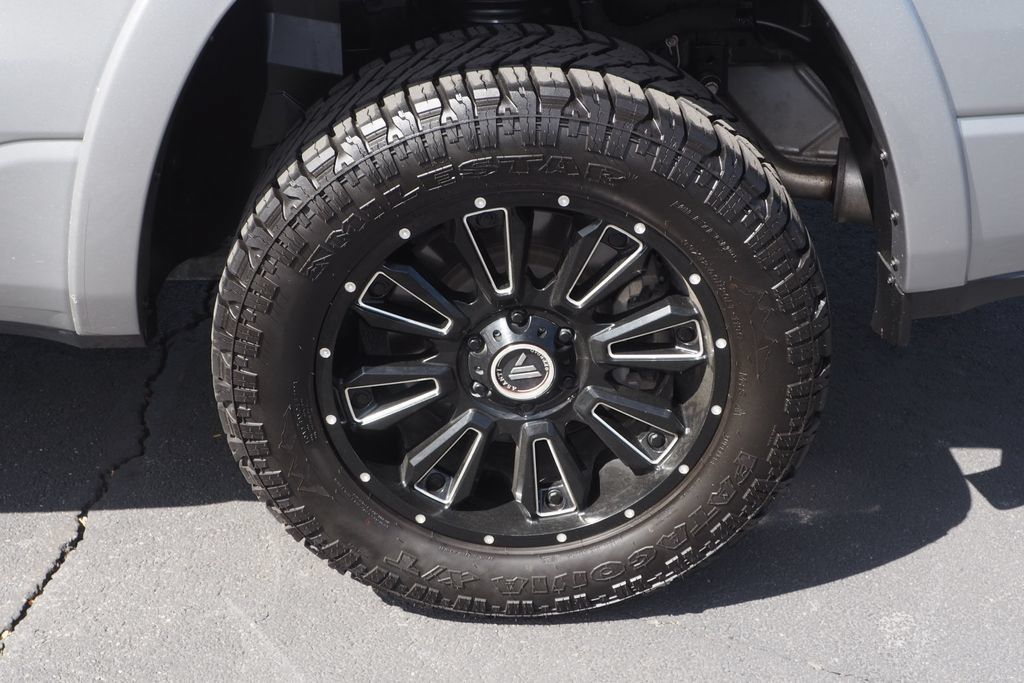 Used 2022 RAM 1500 Laramie AWD/4WD image 9