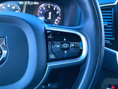 Used 2021 Volvo XC90 T6 Momentum w/ Advanced Package image 24