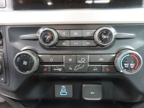Used 2024 Ford F250 XLT w/ Black Appearance Package AWD/4WD image 55