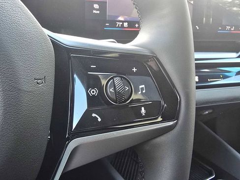 Used 2024 BMW i5 eDrive40i w/ Convenience Package image 36