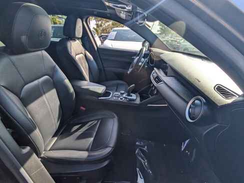 Used 2023 Alfa Romeo Stelvio Sprint image 18