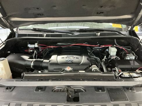 Used 2018 Toyota Tundra SR5 AWD/4WD image 27