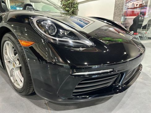 Used 2018 Porsche 718 Boxster RWD image 20