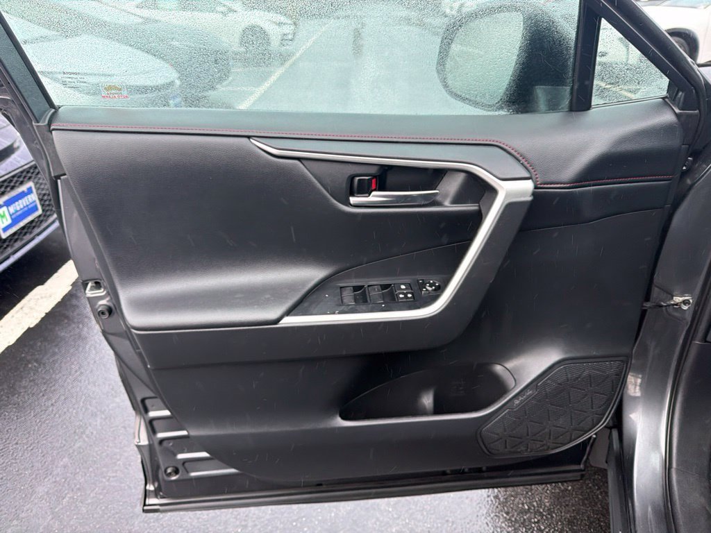 Used 2020 Toyota RAV4 TRD Off-Road AWD/4WD image 19