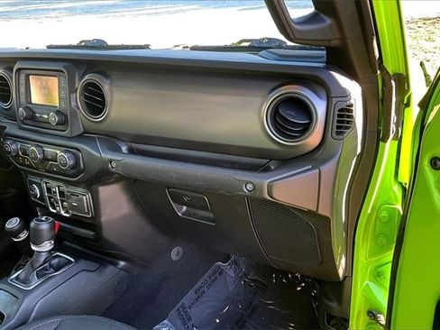 Used 2021 Jeep Gladiator Willys image 16