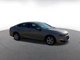 Used 2023 Chevrolet Malibu LT image 2