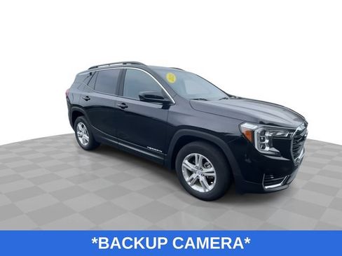 Used 2023 GMC Terrain SLE w/ Driver Convenience Package FWD image 2
