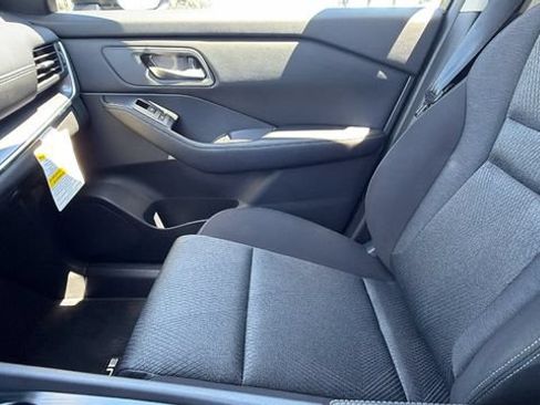 Used 2025 Nissan Rogue SV AWD/4WD image 23