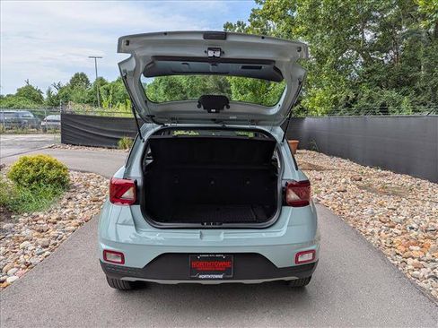 Certified 2025 Hyundai Venue Limited FWD image 16