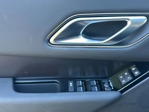 New 2026 Land Rover Range Rover Velar Dynamic SE AWD/4WD image 13