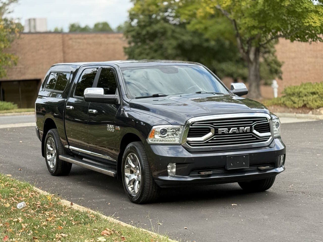 Used 2017 RAM 1500 Limited AWD/4WD image 3