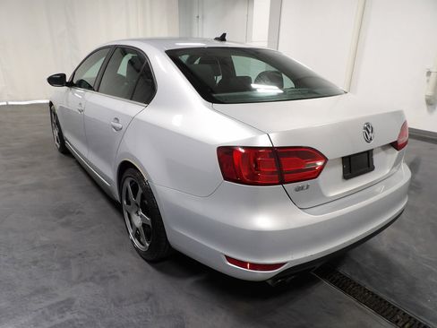 Used 2013 Volkswagen Jetta GLI Autobahn FWD image 6