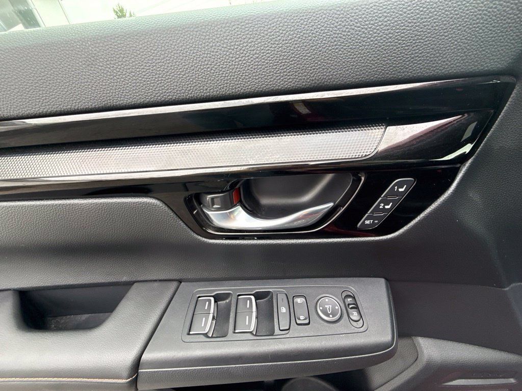 Used 2025 Honda CR-V Sport Touring image 19