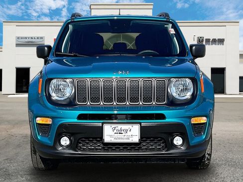 Used 2022 Jeep Renegade Latitude image 3