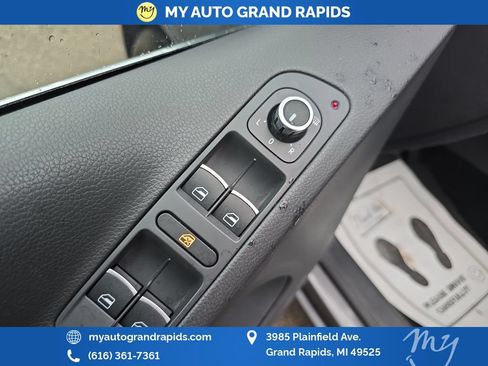 Used 2013 Volkswagen Tiguan S FWD image 12