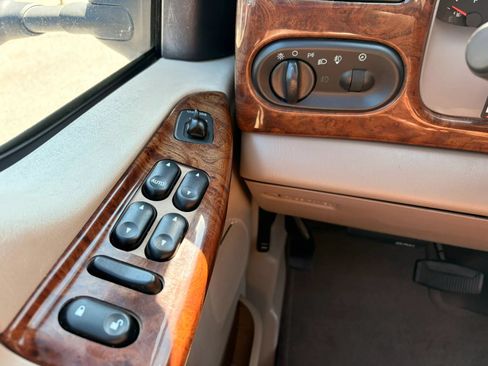 Used 2004 Ford F350 Lariat AWD/4WD image 26
