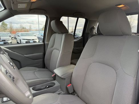 Used 2020 Nissan Frontier SV w/ Midnight Edition Floor Mats image 14