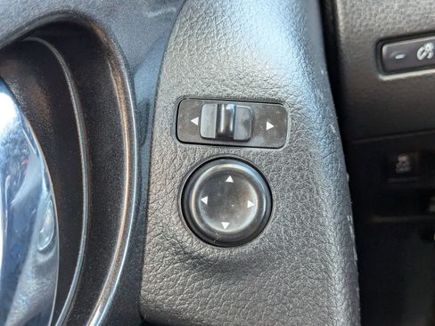 Used 2017 Nissan Rogue S w/ Appearance Package image 27