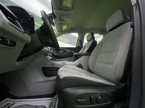 Used 2023 GMC Terrain SLE w/ Driver Convenience Package image 17