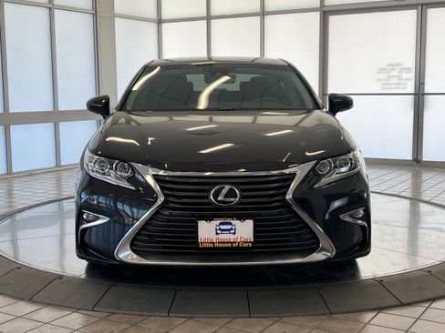 Used 2016 Lexus ES 350 w/ Luxury Package w/Wood Trim image 2