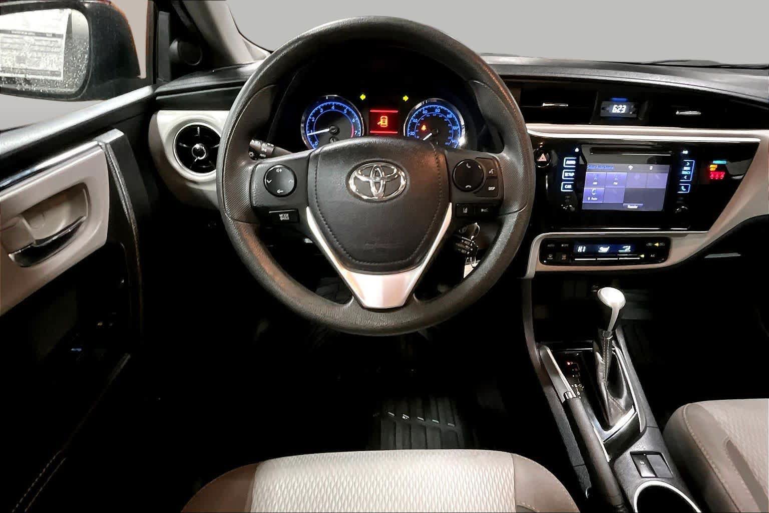 Used 2019 Toyota Corolla LE w/ Carpet Mat Package (TMS) FWD image 6
