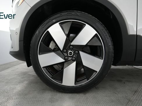 Used 2022 Volvo C40 P8 Recharge Ultimate image 19