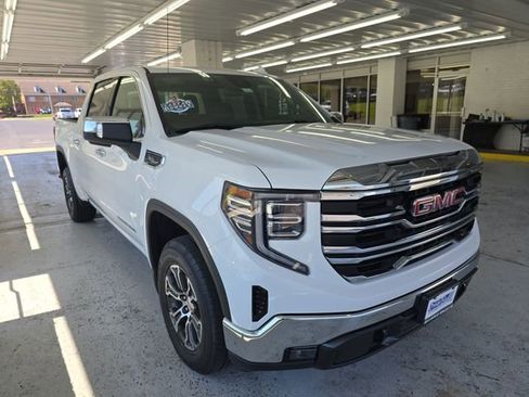 Certified 2025 GMC Sierra 1500 SLT AWD/4WD image 14