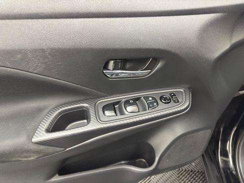 Used 2021 Nissan Versa SV image 16