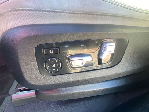 Used 2024 BMW X7 xDrive40i w/ Executive Package image 33